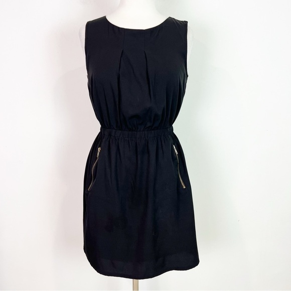 BAR III BLACK SLEEVELESS ELASTIC WAIST DRESS WITH ZIPPER POCKETS WOMENS MEDIUM - Picture 1 of 4